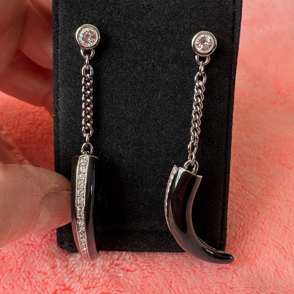 Swarovski Glossy Black Enamel HornClaw Dangle Earring w Clear Crystals.
Genuine